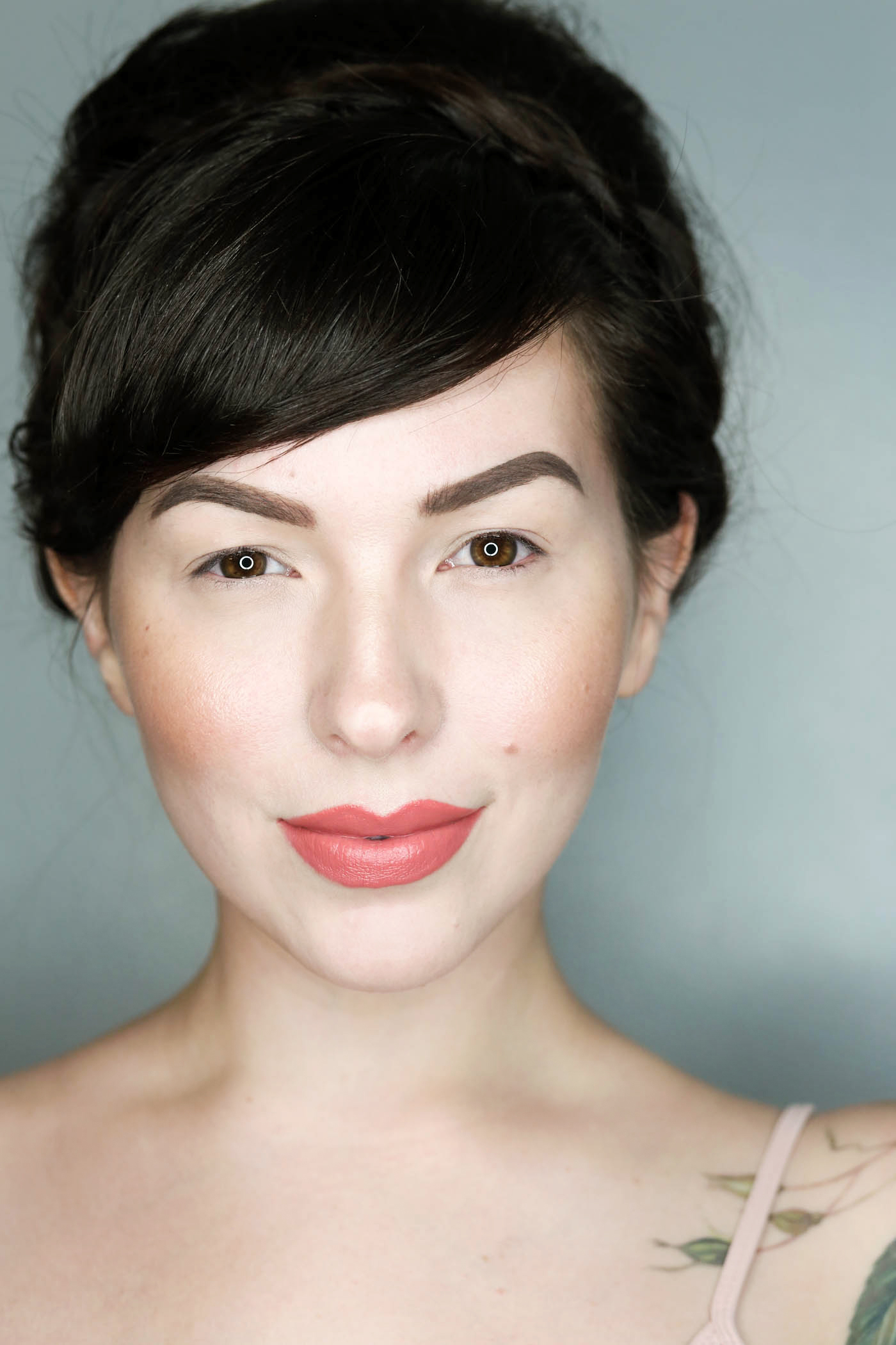 How to sculpt your face: basic contour, highlight, and blush tutorial