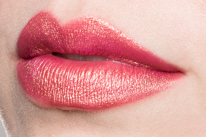 Evelyn Bourdon aromi rose gold liquid lipstick swatch