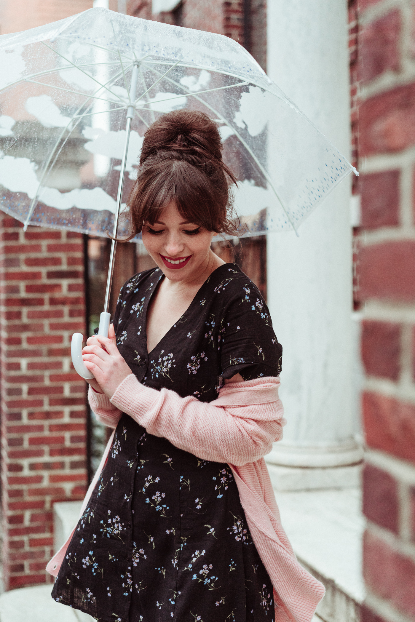 Rainy Day Outfit, Evelyn Bourdon wearing button front floral skater dress, Caslon pink relaxed boyfriend cardigan, Hunter Original Refined High Gloss Rain Boots