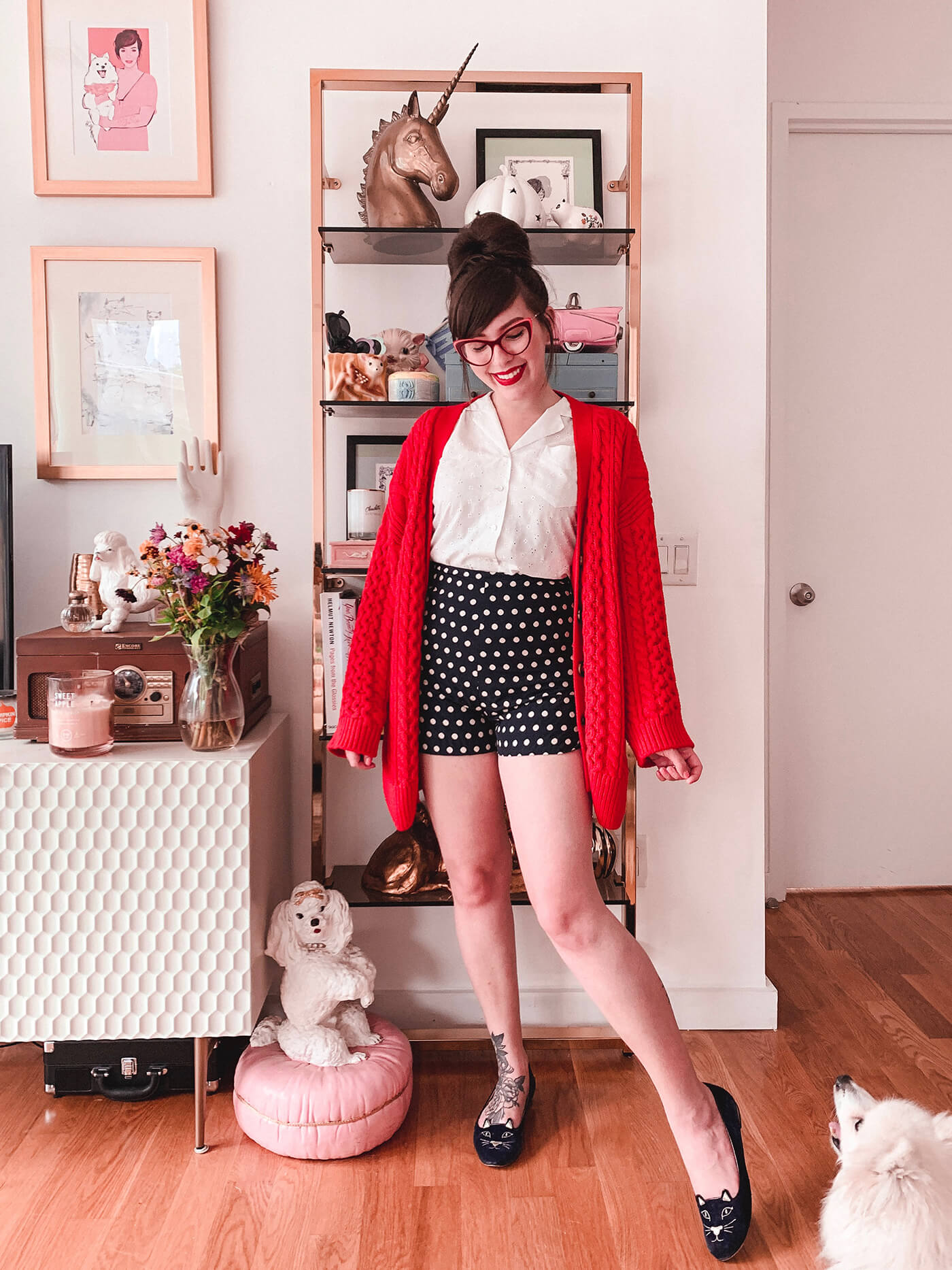 woman wearing One Shirt 30 Ways and polka dot shorts