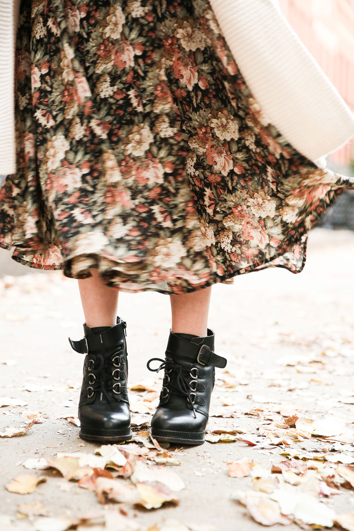 90s grunge floral skirt