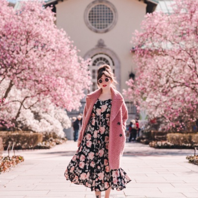 woman in floral dress for Weekend Link Roundup