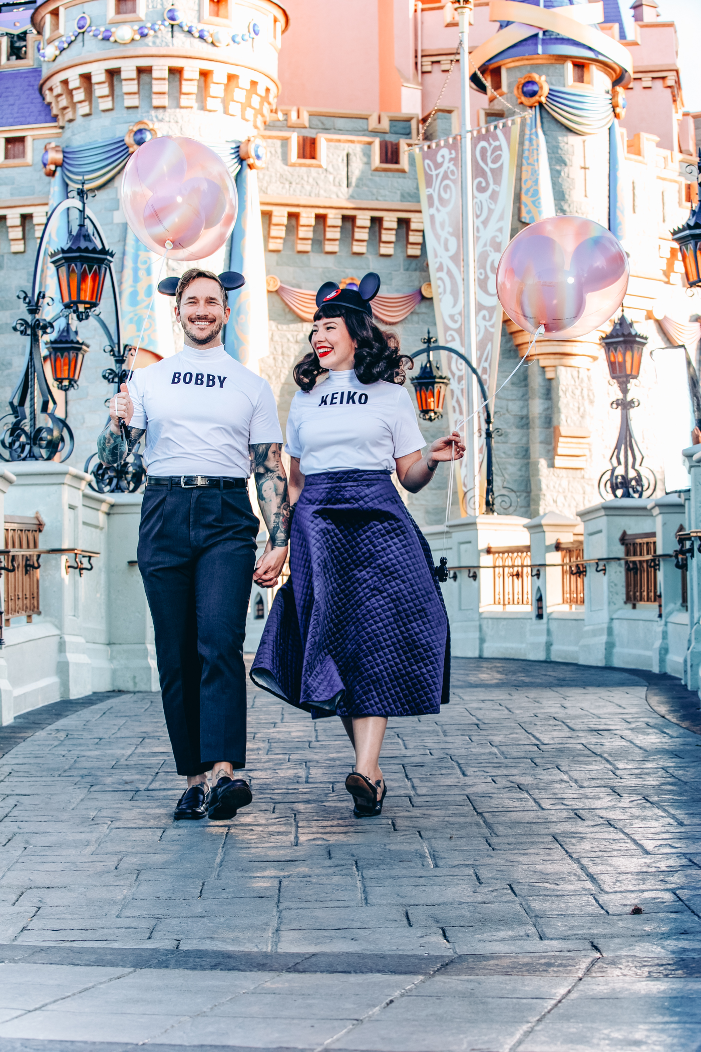 couple in disneyland 