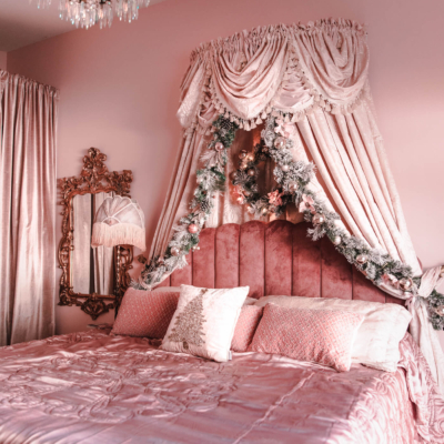 Evelyn Bourdon's soft pink christmas decor