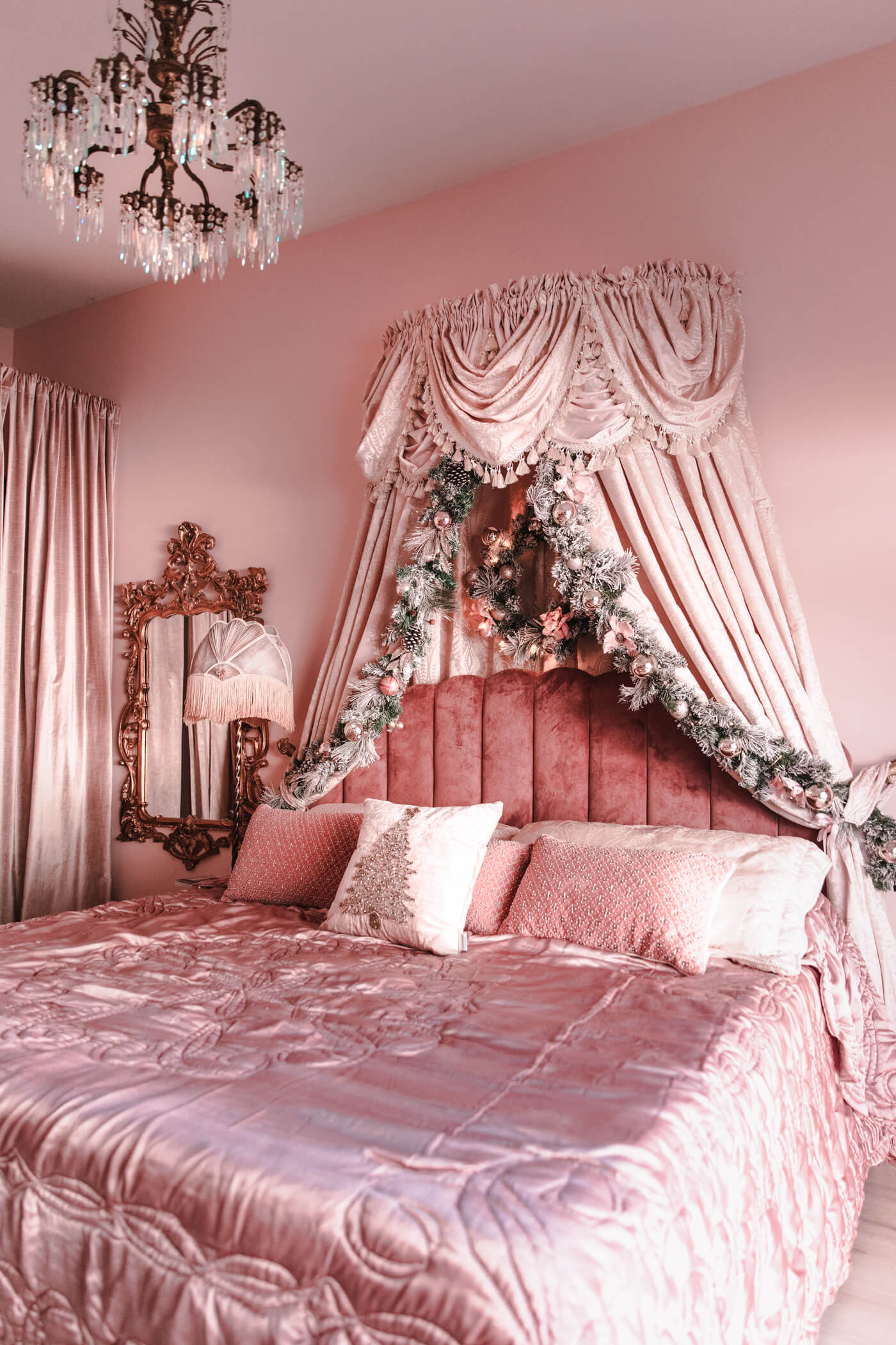 Evelyn Bourdon's soft pink christmas decor