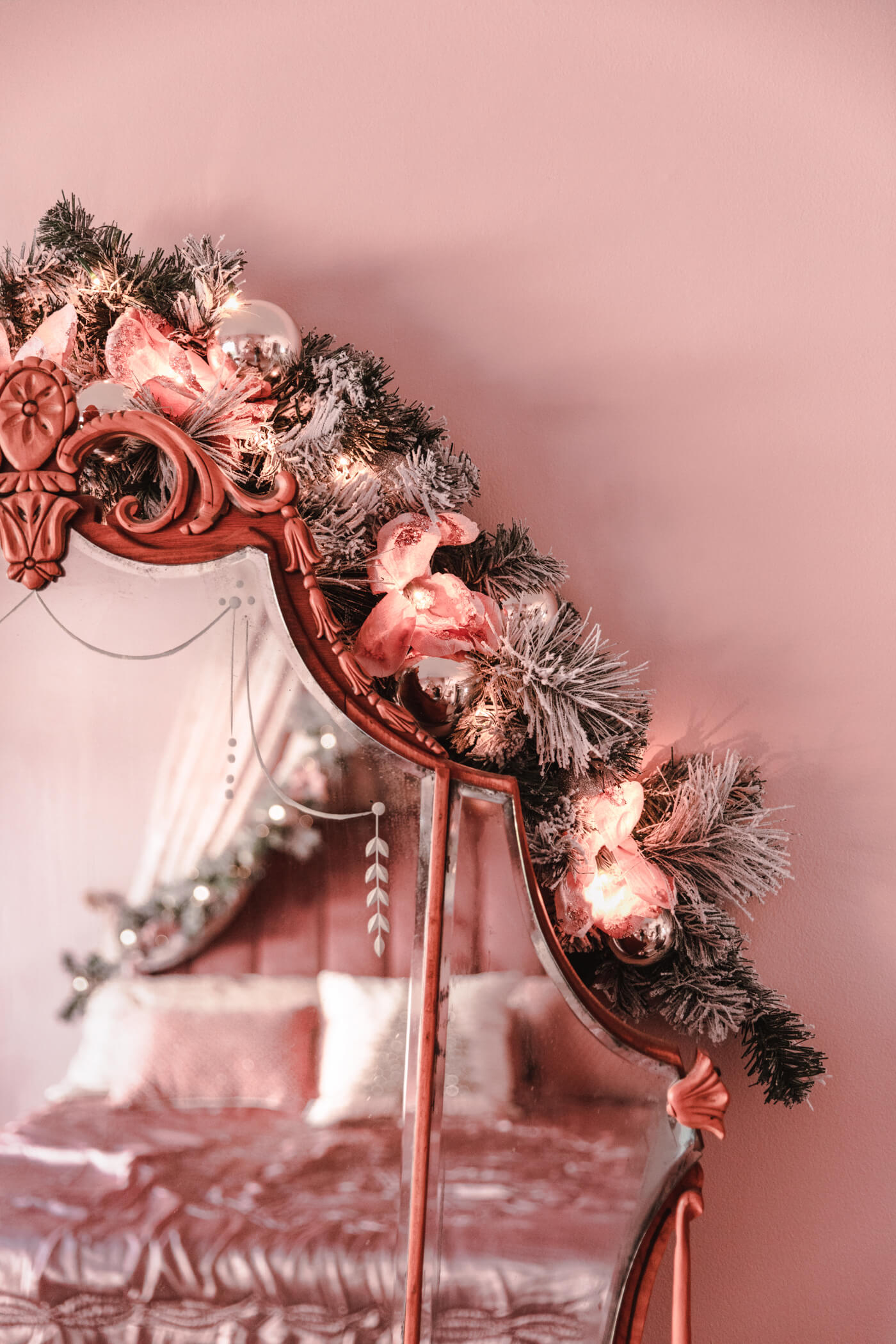 Evelyn Bourdon's soft pink christmas decor