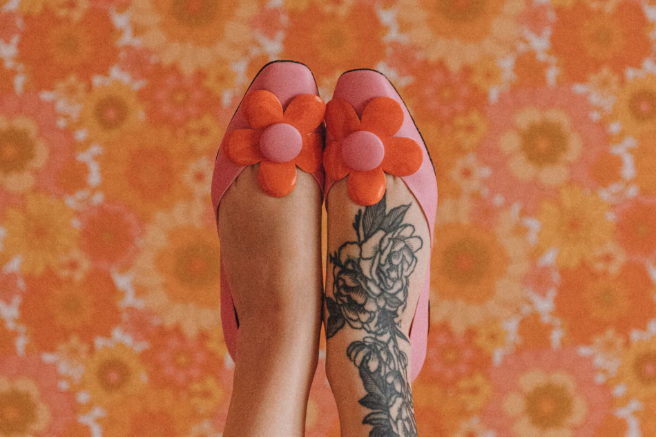 mod 60s flower flats